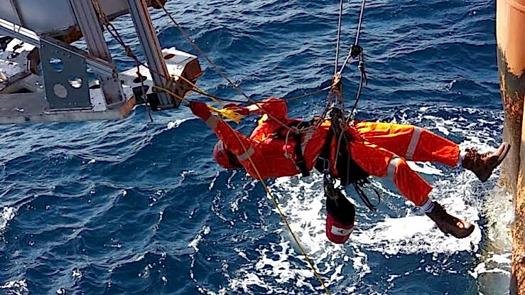 endüstriyel hizmetler, endüstriyel dağcı, endüstriyel  hizmetleri, Endüstriyel İple Erişim, Tahribatsız muayene, Kaynak ve taşlama, Tünel köprülerde ve viyadüklerde bakım onarım ve hasar tespit çalışmaları,Maden, petrol ve platform sahalarında torklama (sıkma), Gemi ve çelik yapılarda pas döküm, taşlama ve boyama işlemleri, Telekomünikasyon & Enerji Sektörü Kurulum Bakım Onarım